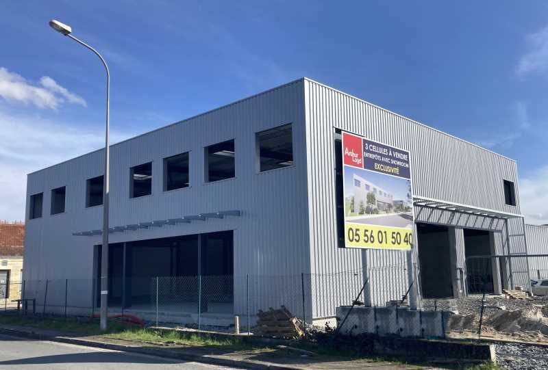 EXCLUSIVITÉ -  À louer à Mérignac sur un emplacem