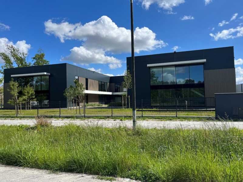 Arthur Loyd Bordeaux vous présente plusieurs cell