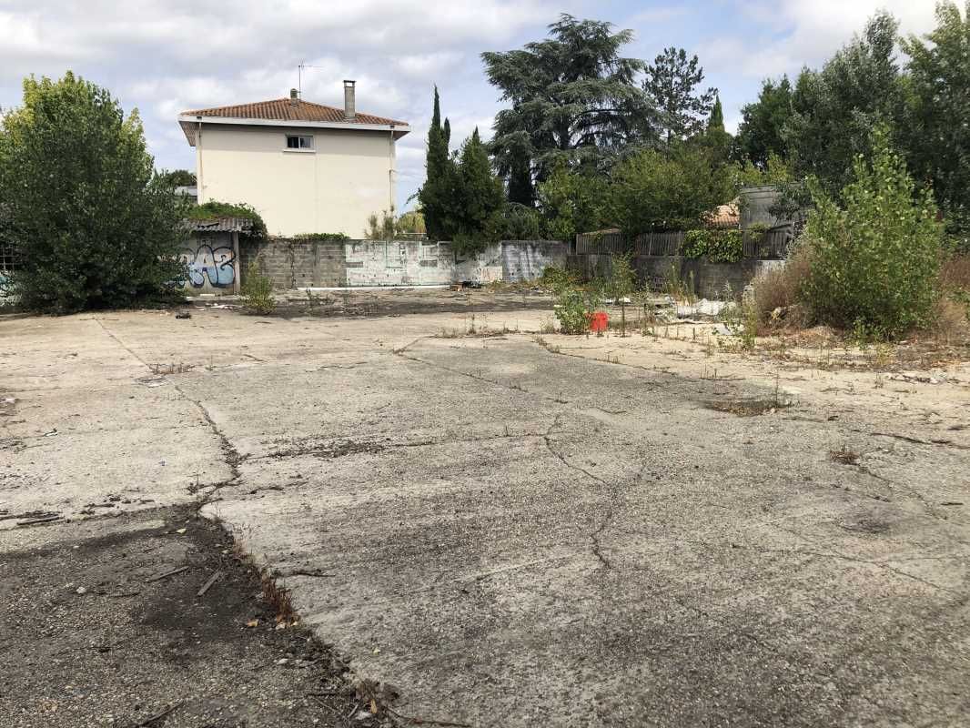 Arthur Loyd vous propose un terrain à louer de 30