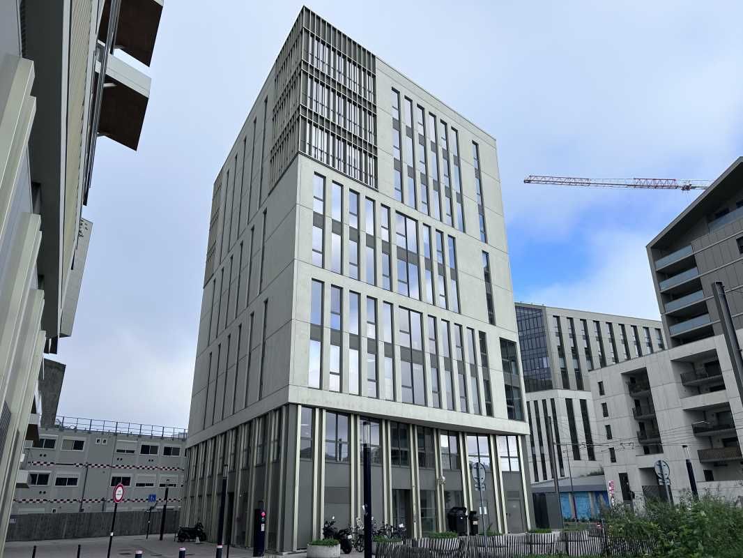 Arthur Loyd vous propose à la location des platea