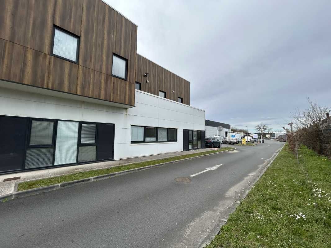 Arthur Loyd,  vous propose à la location, sur un 