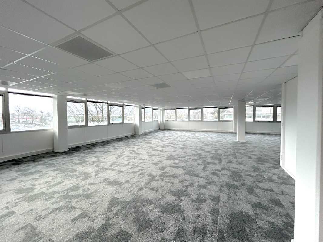 A Pessac, dans le parc tertiaire Europarc,  Arthu