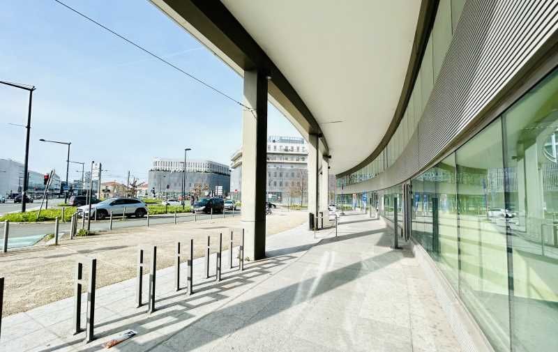 Dans le quartier d'affaires Ravezies à Bordeaux, 