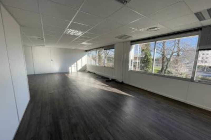 Arthur Loyd Bordeaux vous propose à la location 4