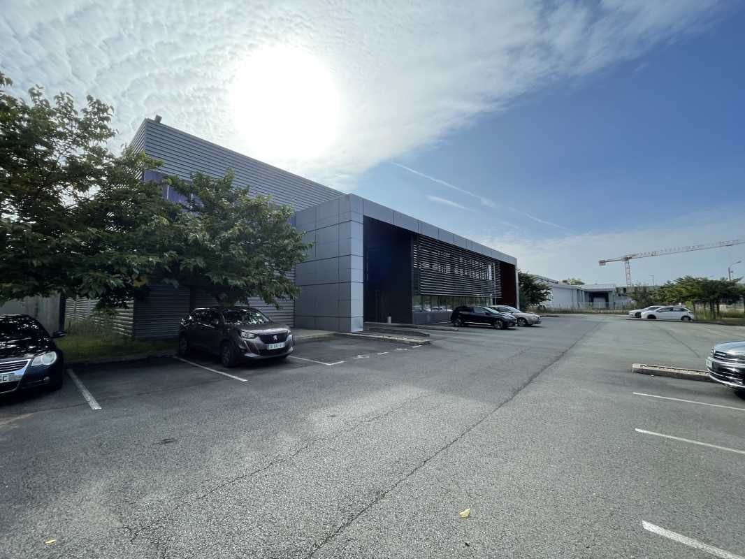 Arthur Loyd propose à la vente un entrepôt indust