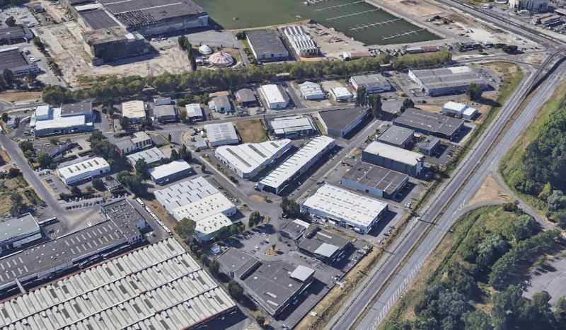 Arthur Loyd Bordeaux vous propose un local de 340