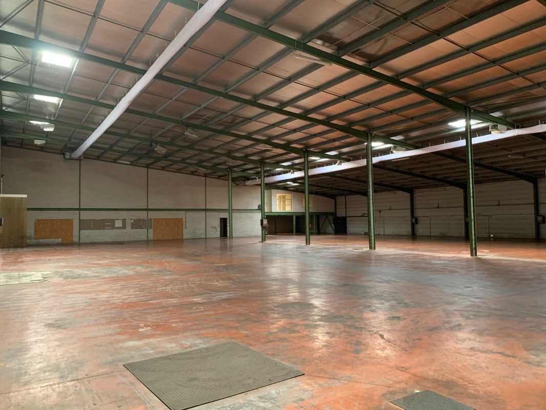 Arthur Loyd vous présente trois entrepôts disponi