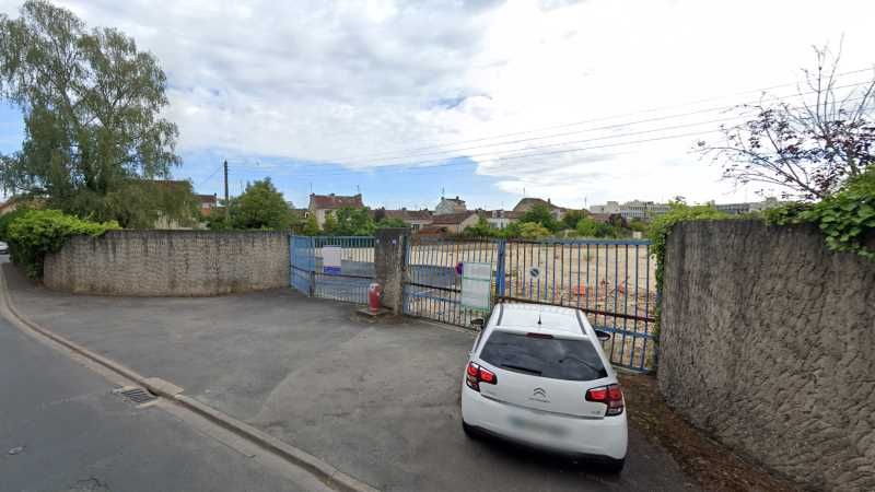 Arthur Loyd vous présente un foncier à vendre à P