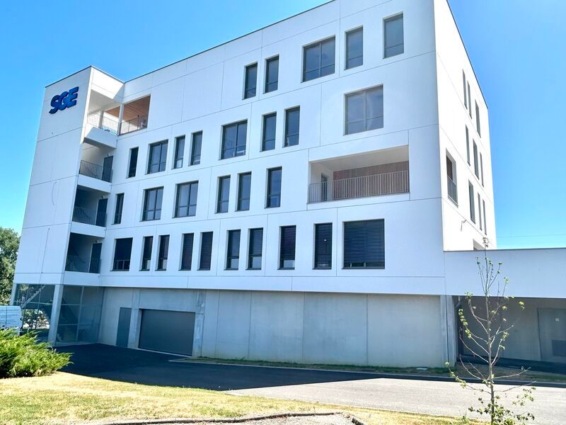 Situé à Artigues-près-Bordeaux, à deux pas de la