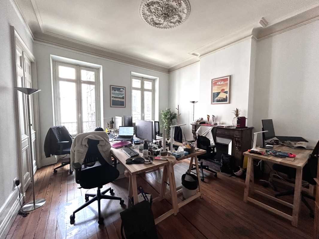 Arthur Loyd Bordeaux vous propose cette superbe o