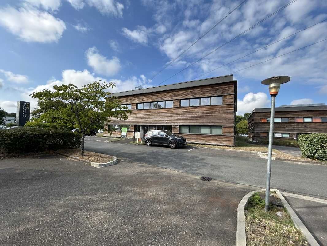 Dans le parc Cadera Sud à Mérignac, Arthur Loyd v