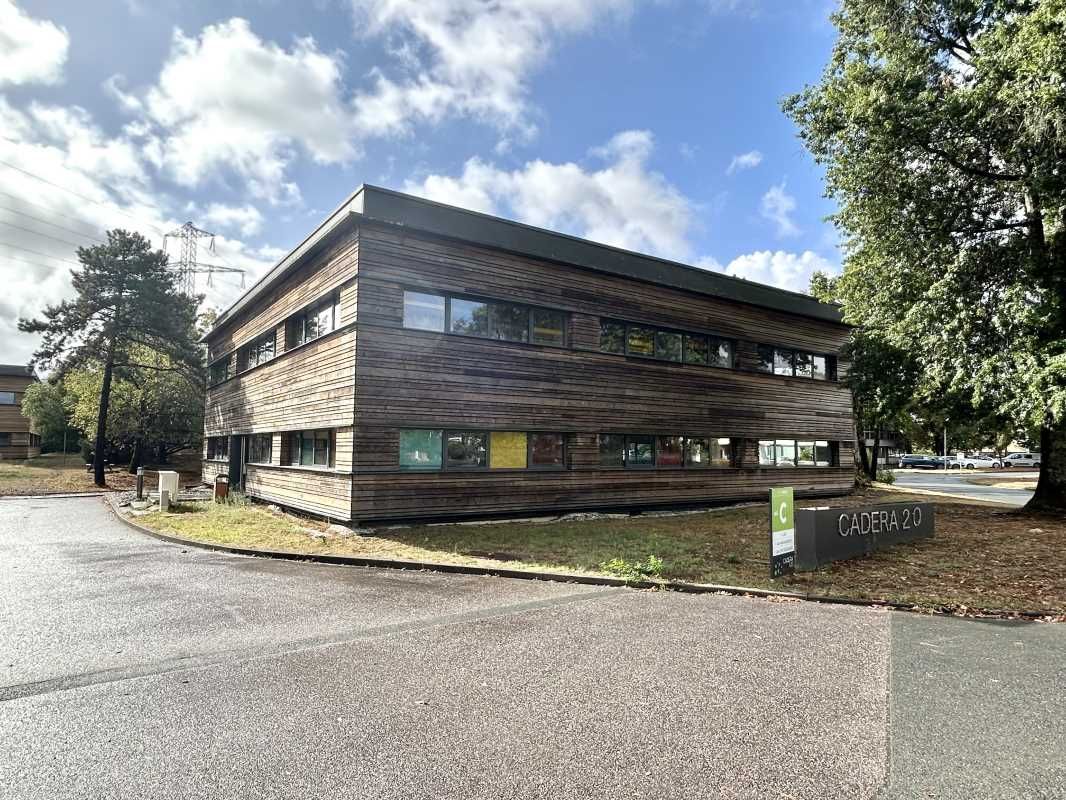 Dans le parc Cadera Sud à Mérignac, Arthur Loyd v