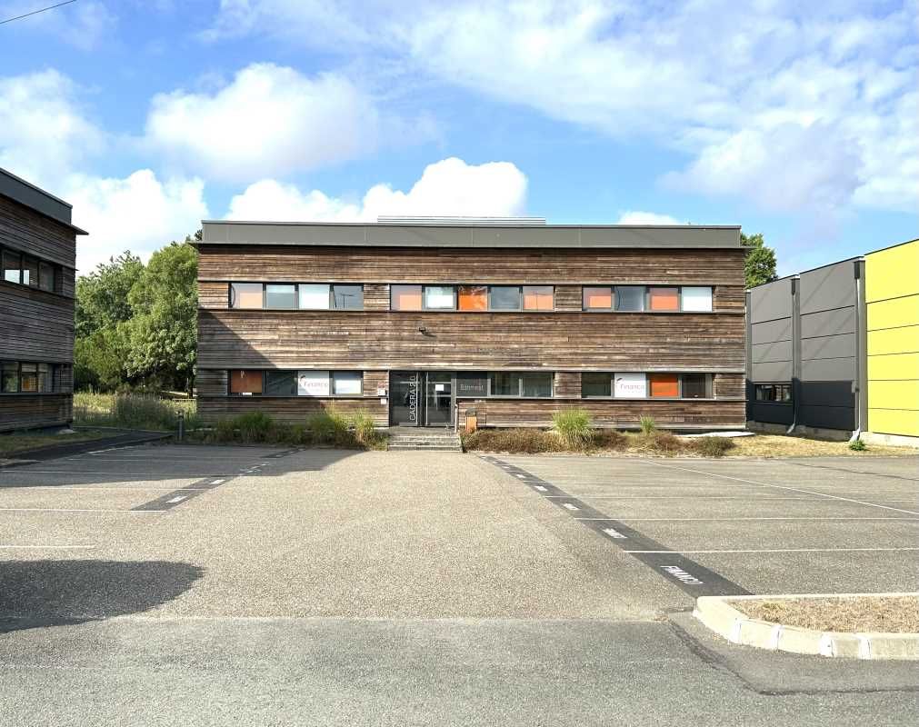 Dans la zone Cadera Sud à Mérignac, Arthur Loyd v