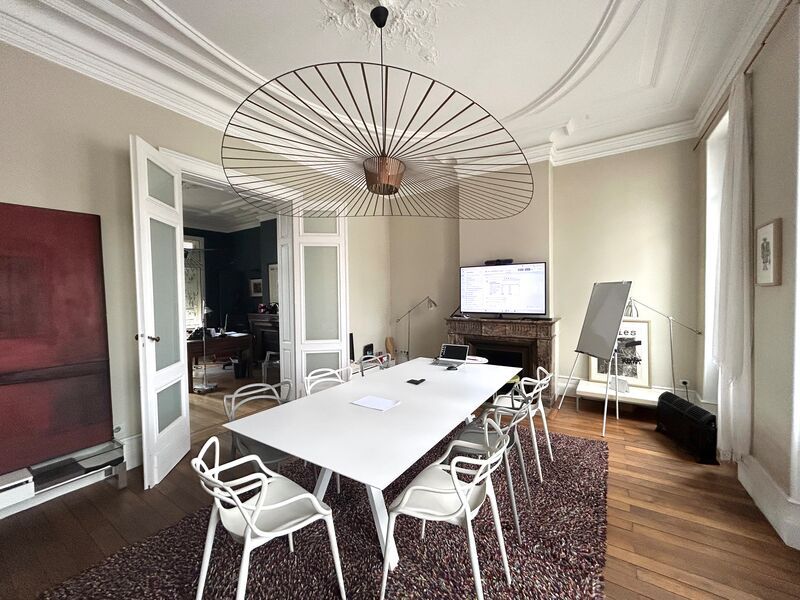 Arthur Loyd Bordeaux propose à la location un imm