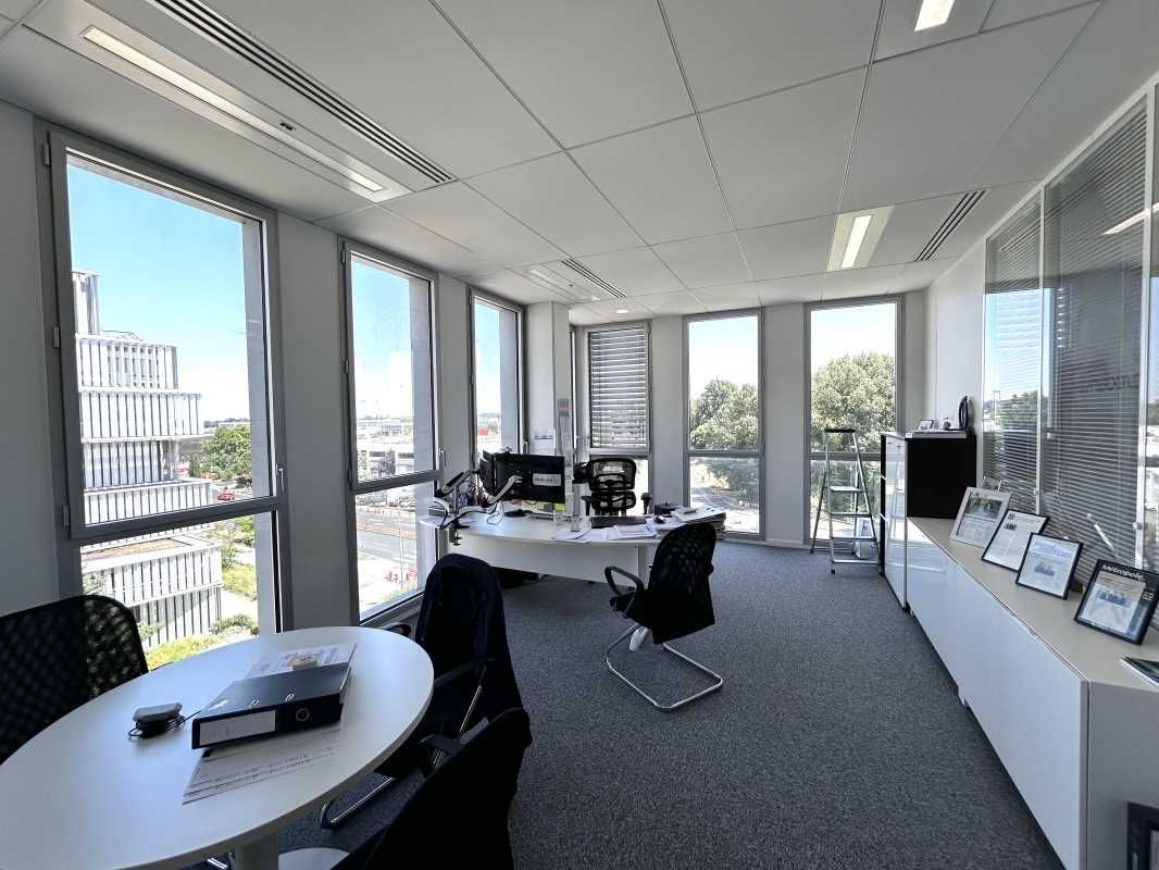 Arthur Loyd vous propose ce plateau de bureaux en