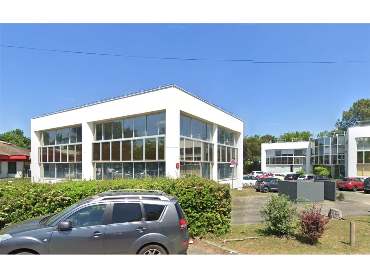 Arthur Loyd vous propose à la location 940 m² de 