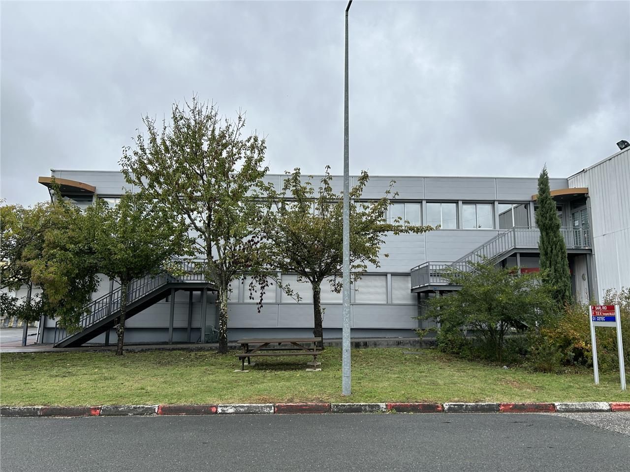 Au sein du Parc d'Activités La Fontaine à Carbon