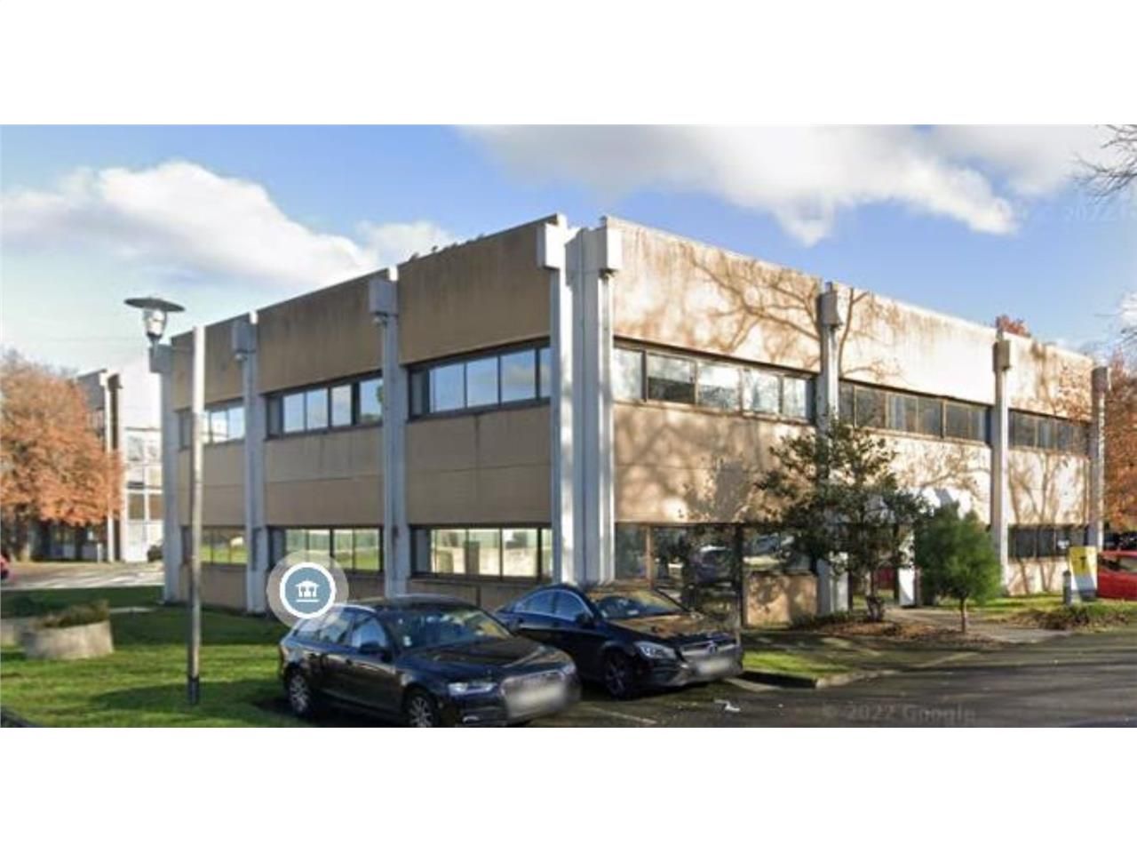 Situé au sein d'un parc tertiaire dynamique à Mér