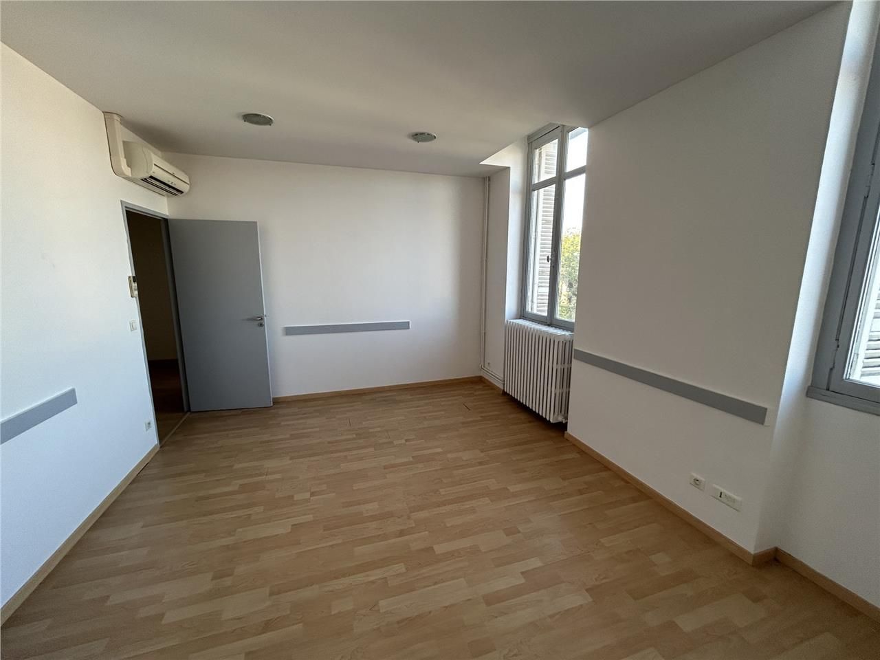 Au sein d'un immeuble à usage mixte (commerce et