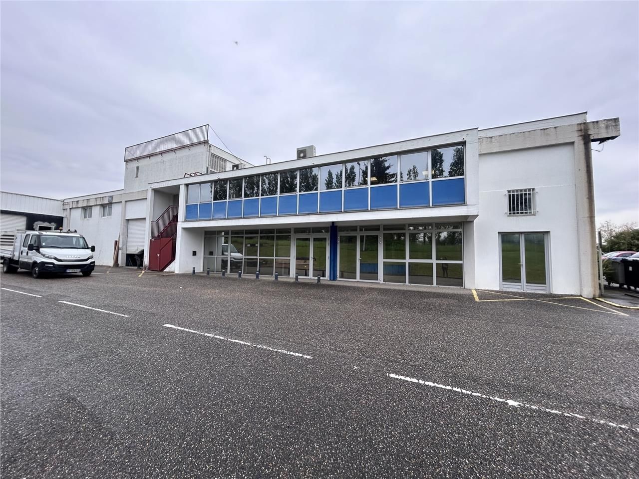 Découvrez des bureaux à louer à Artigues-Près-Bor