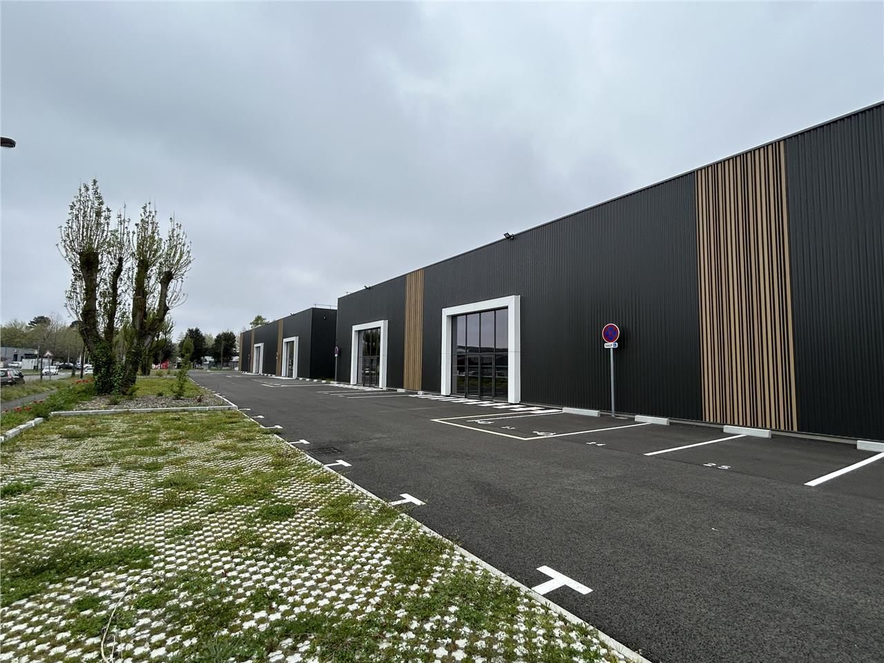 Arthur Loyd vous propose des cellules commerciale