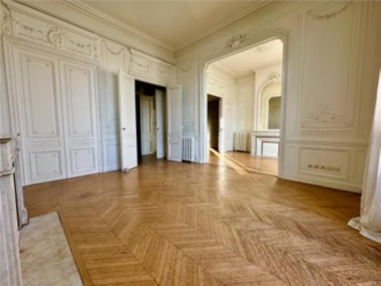 Situés dans le Triangle d'Or de Bordeaux, Arthur 