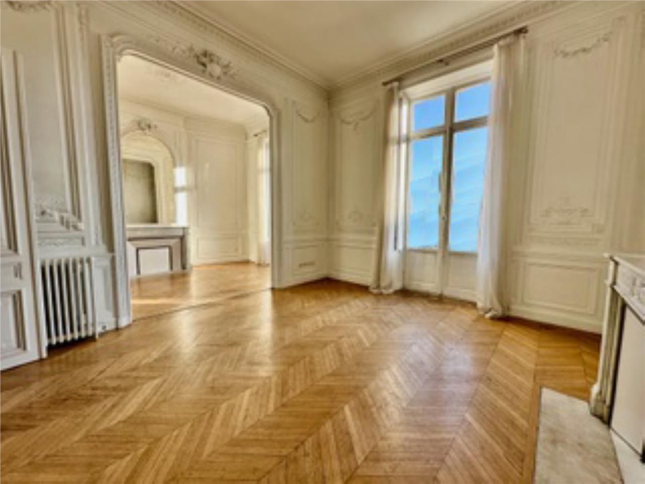 Situés dans le Triangle d'Or de Bordeaux, Arthur 