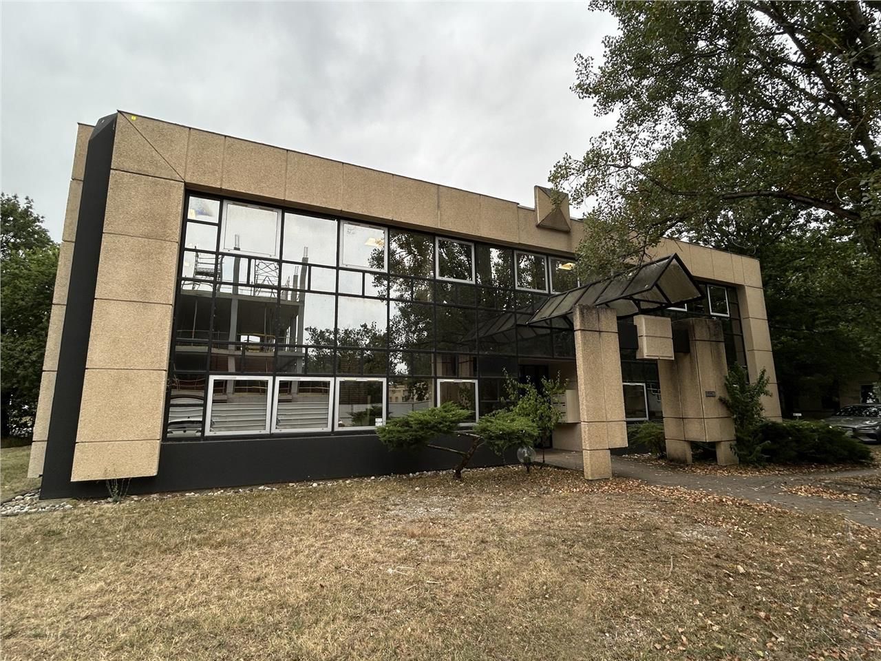 À Pessac, au coeur du parc tertiaire Europarc, Ar