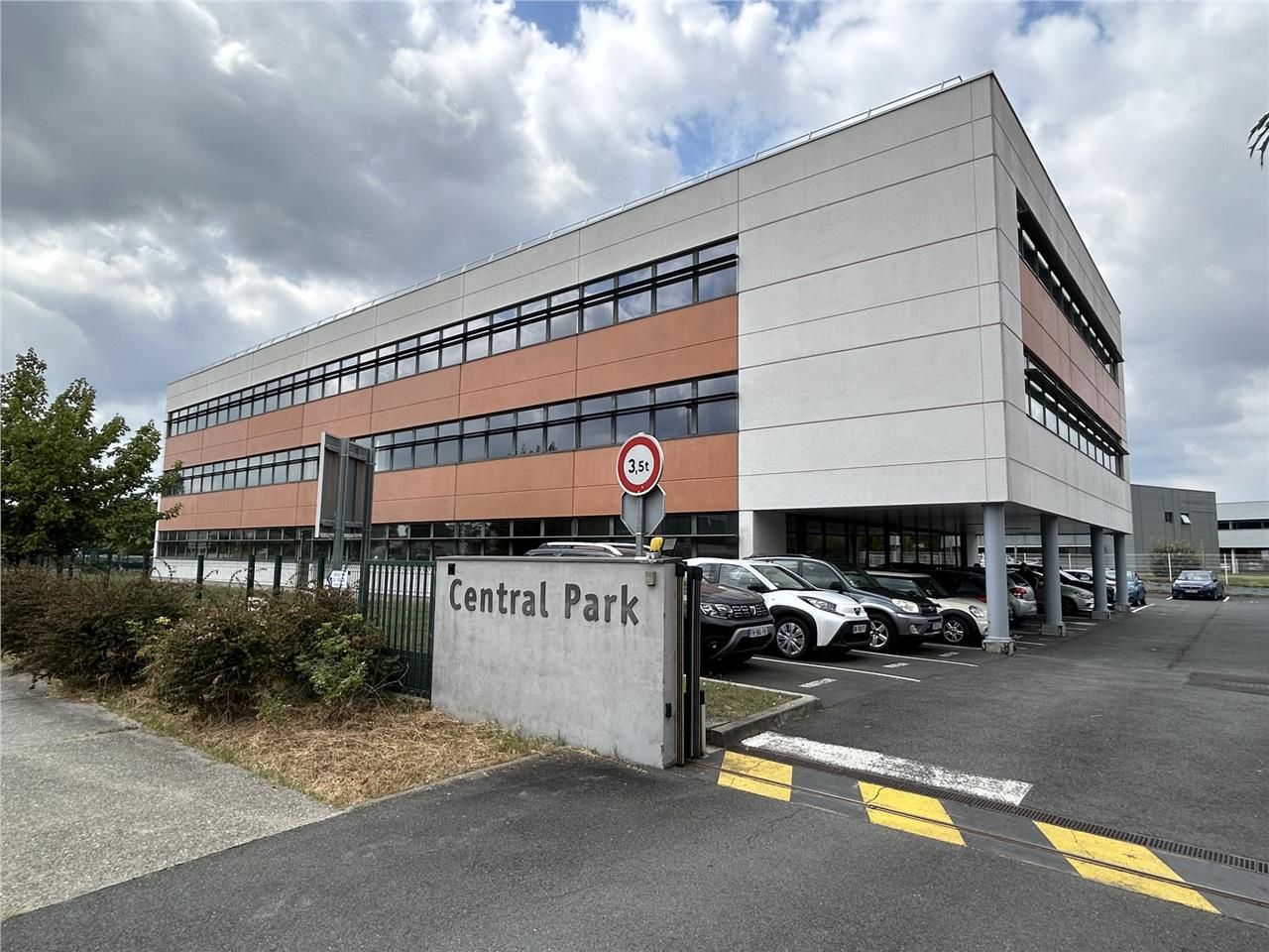 Arthur Loyd Bordeaux vous propose plusieurs surfa