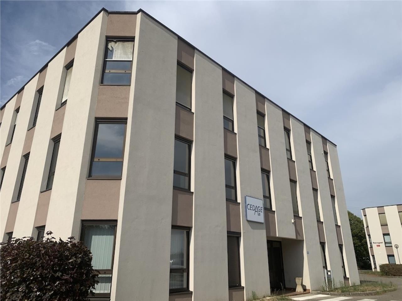 VIRIAT LA NEUVE - BUREAUX EN DUPLEX A VENDRE Très