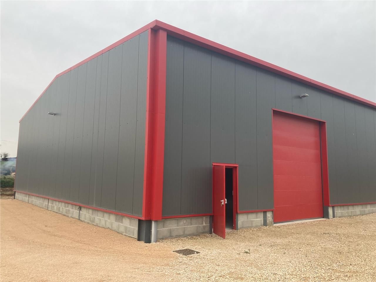 LOCAUX D'ACTIVITÉ A LOUER | LAIZ Votre agence Art