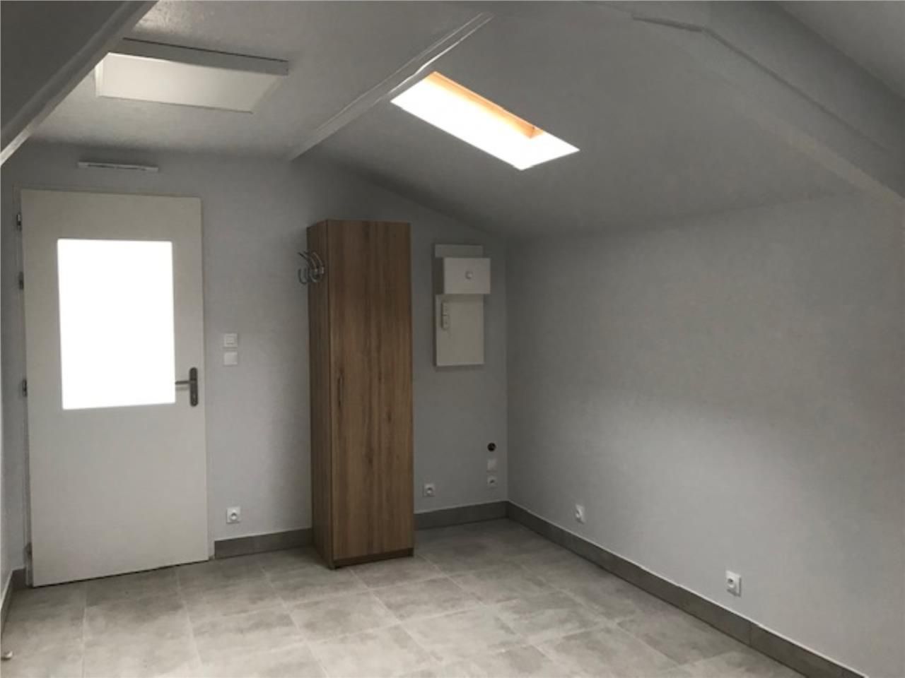 BOURG EN BRESSE - PROCHE LA NEUVE - BUREAU NEUF A