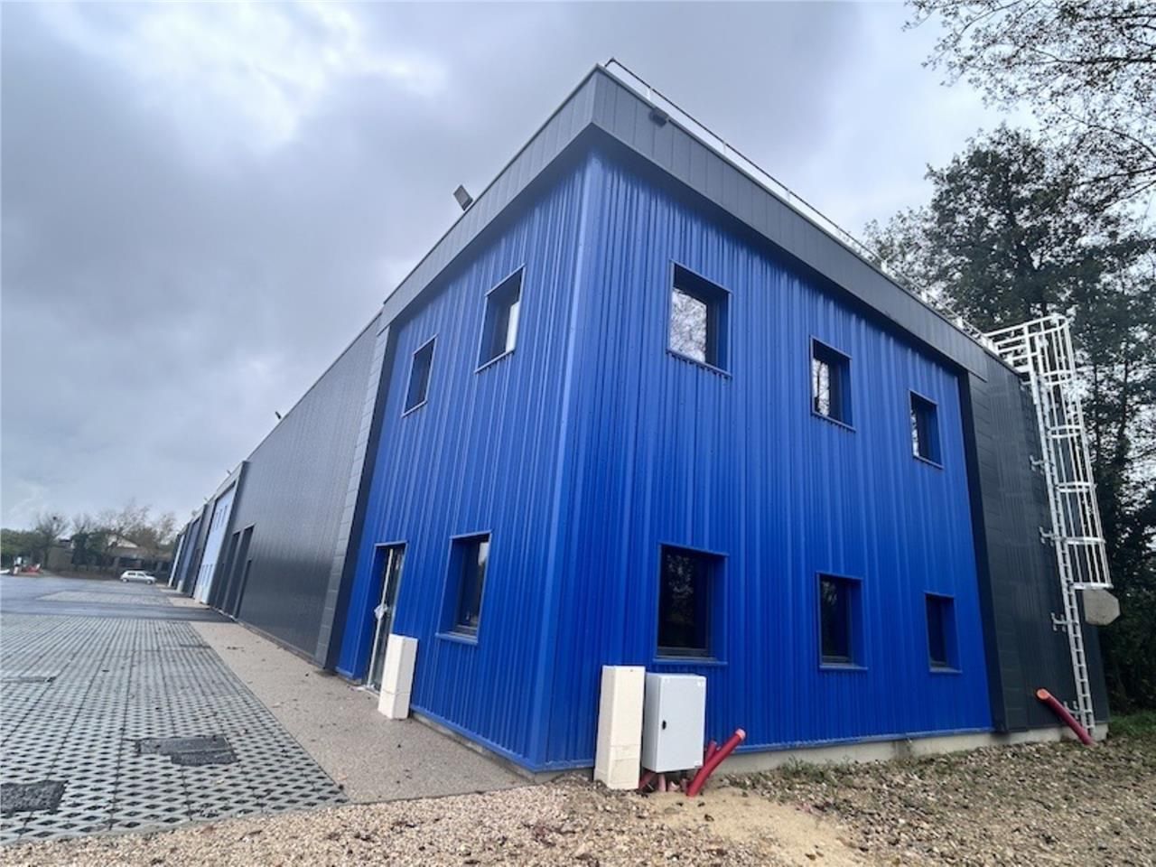 LOCAUX D'ACTIVITE | A LOUER | A VENDRE - SAINT RE