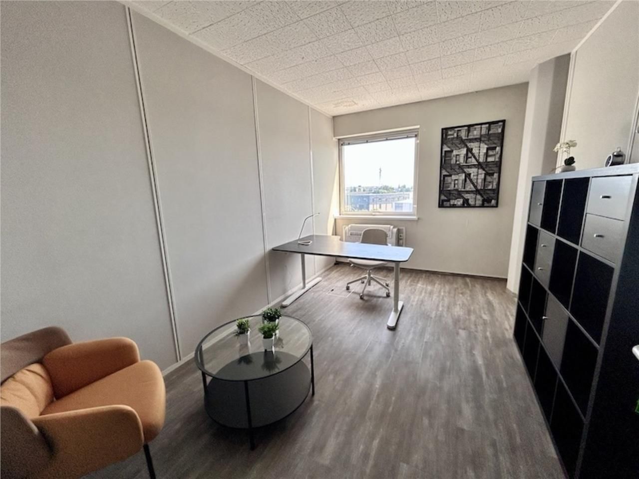 MACON LOCHÉ FACE A LA GARE TGV -  Bel immeuble de