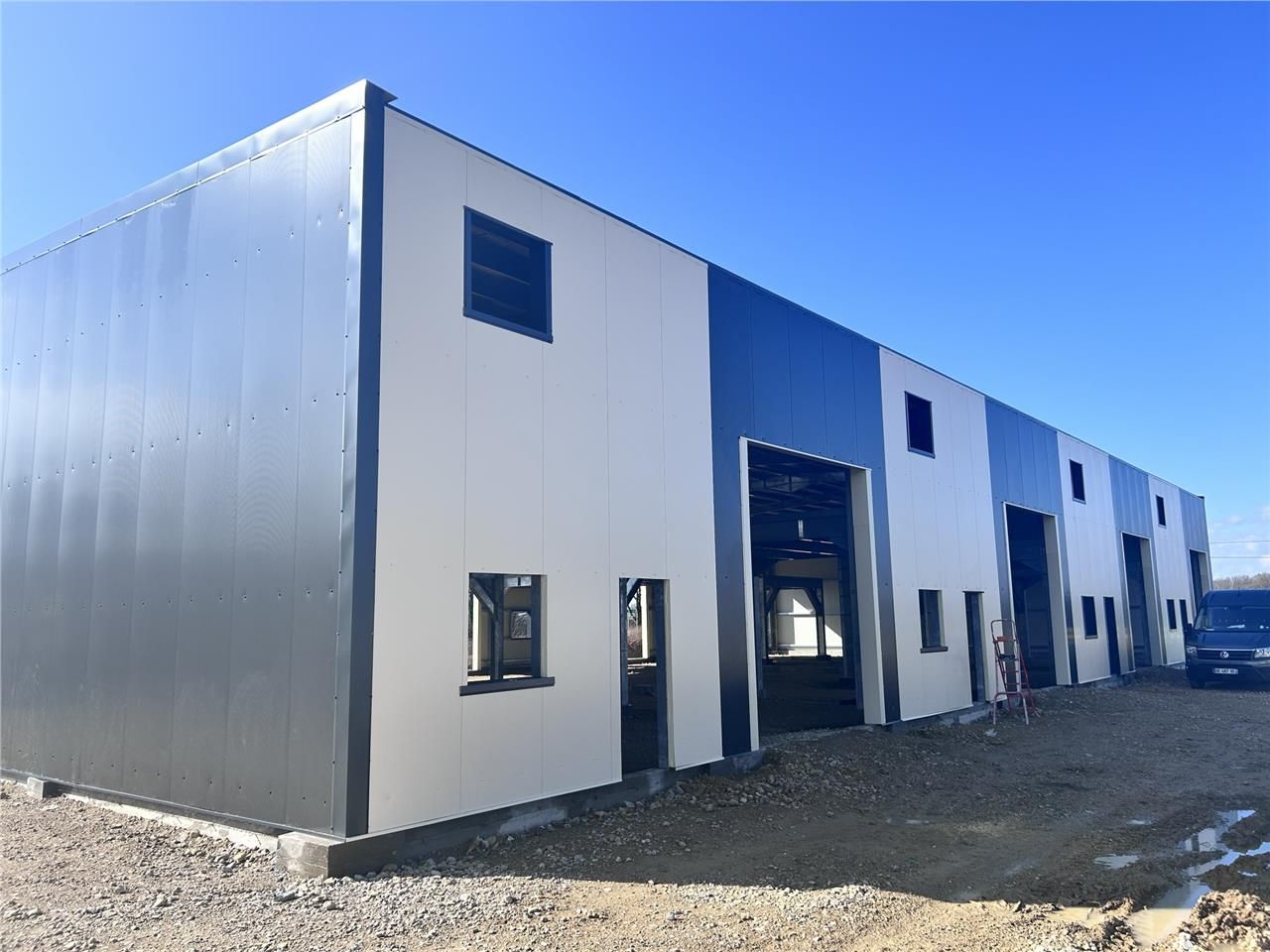 PERONNAS - ACTIVITE - HANGAR - STOCKAGE CHANTIER 