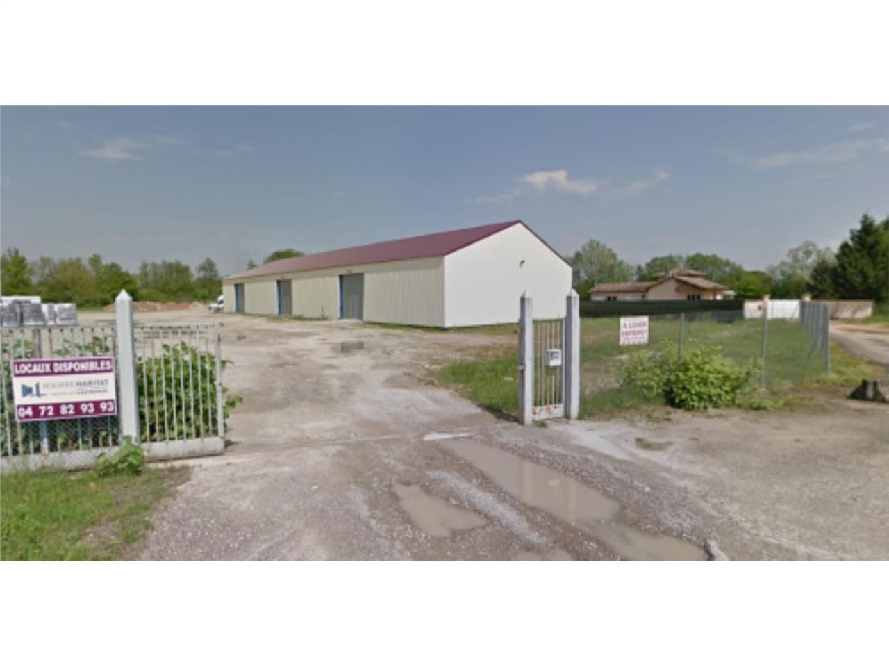 LOCAUX D'ACTIVITÉ -   À VENDRE - LAIZ Au coeur de