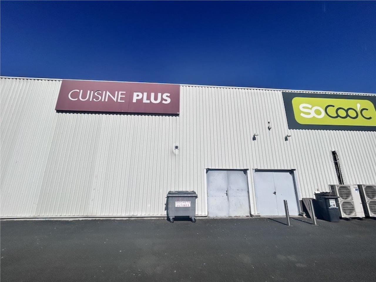 MACON SUD - LOCAL COMMERCIAL A LOUER dans un reta