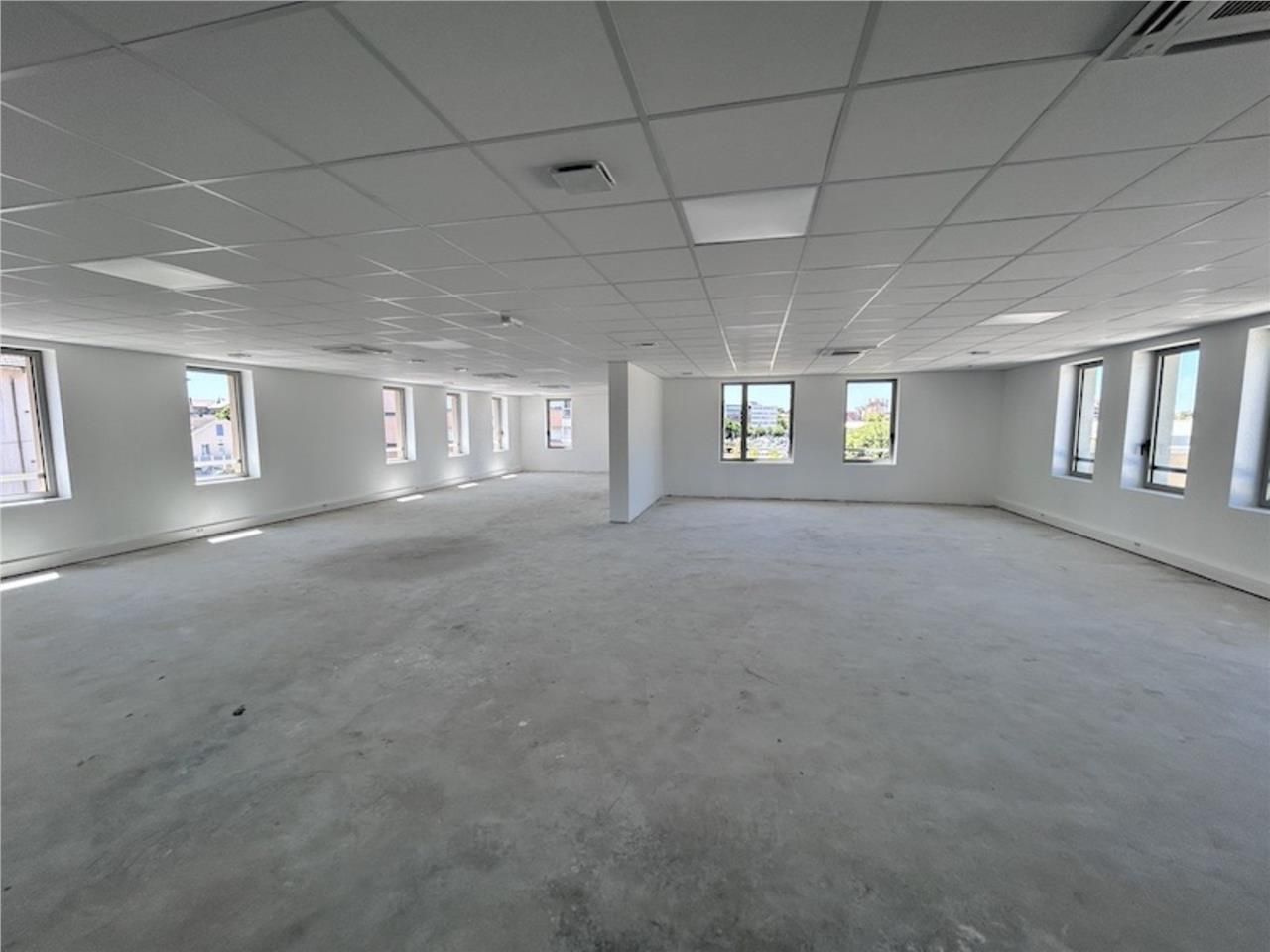 BOURG EN BRESSE - Bureaux neufs disponibles imméd