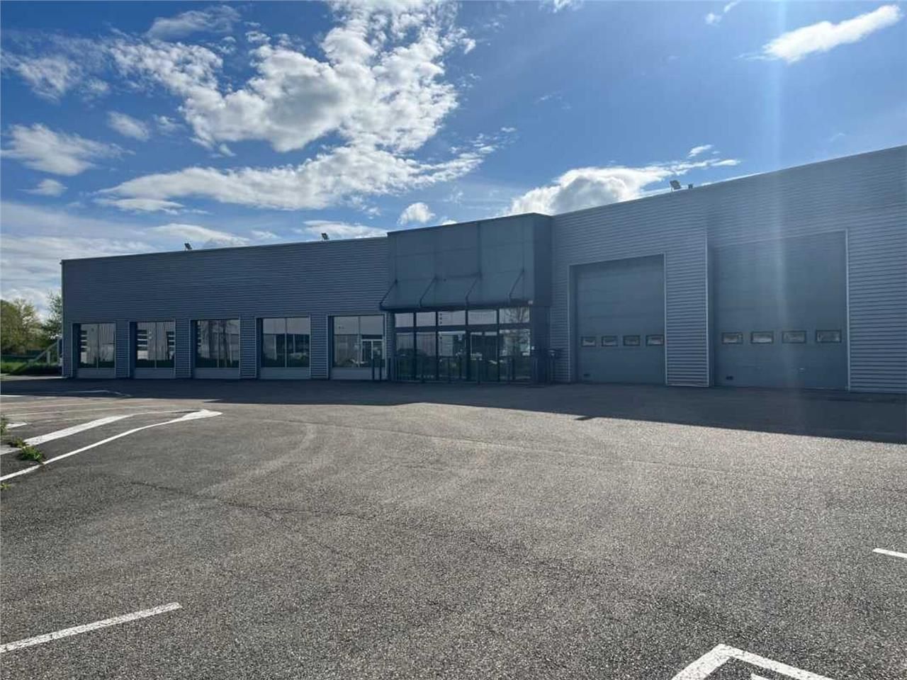 À LOUER BOURG EN BRESSE CENORD : Bâtiment industr