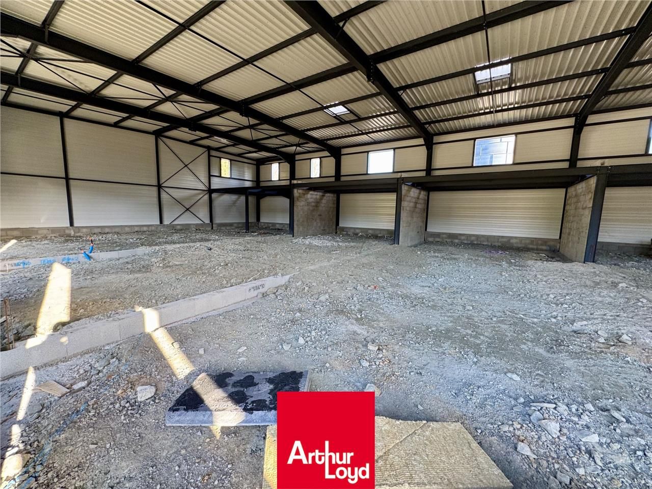 A VENDRE  | LOCAUX D'ACTIVITÉ | AXE LYON L'ARBRES