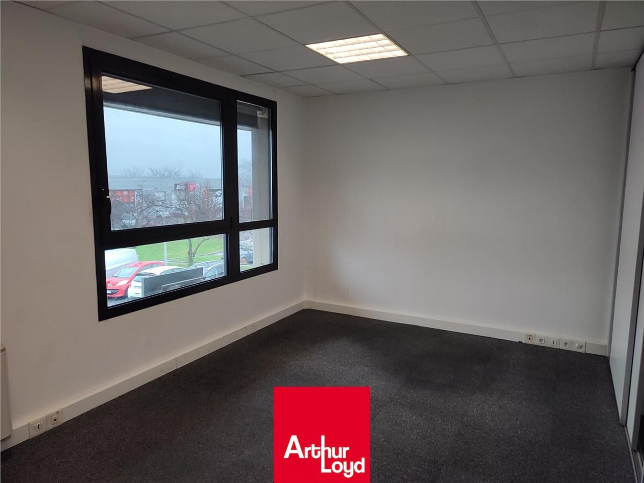 A LOUER - SECTEUR VILLEFRANCHE / LIMAS Au sein du