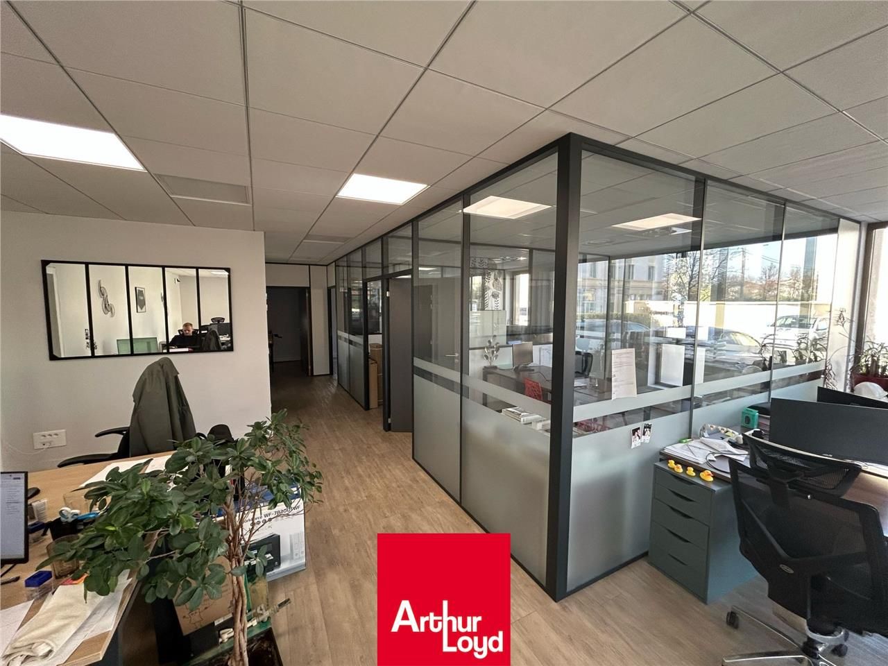 NEUVILLE SUR SAÔNE | BUREAUX A LOUER  Arthur Loyd