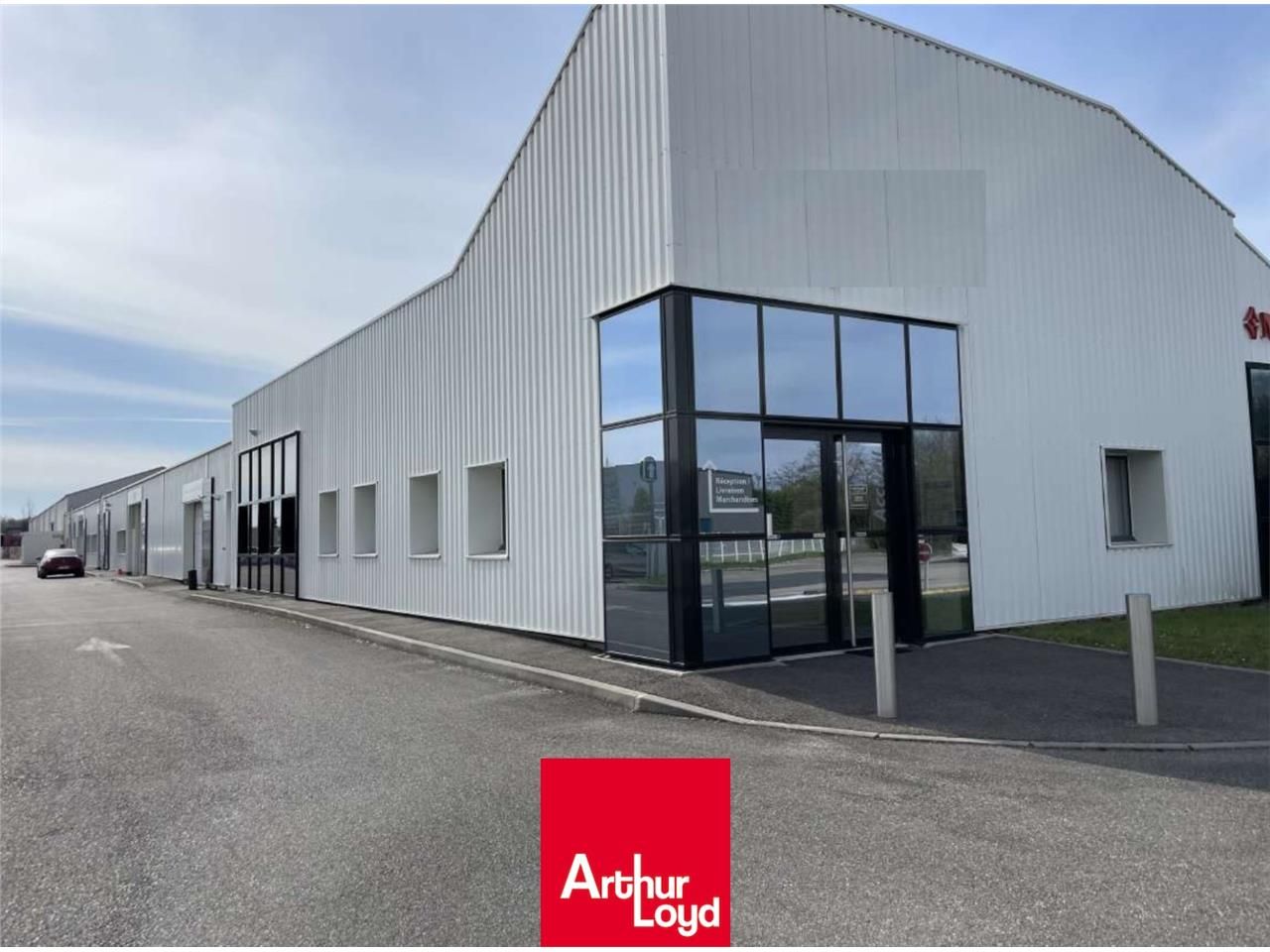 LOCAL D'ACTIVITE A LOUER | REYRIEUX  Bel ensemble