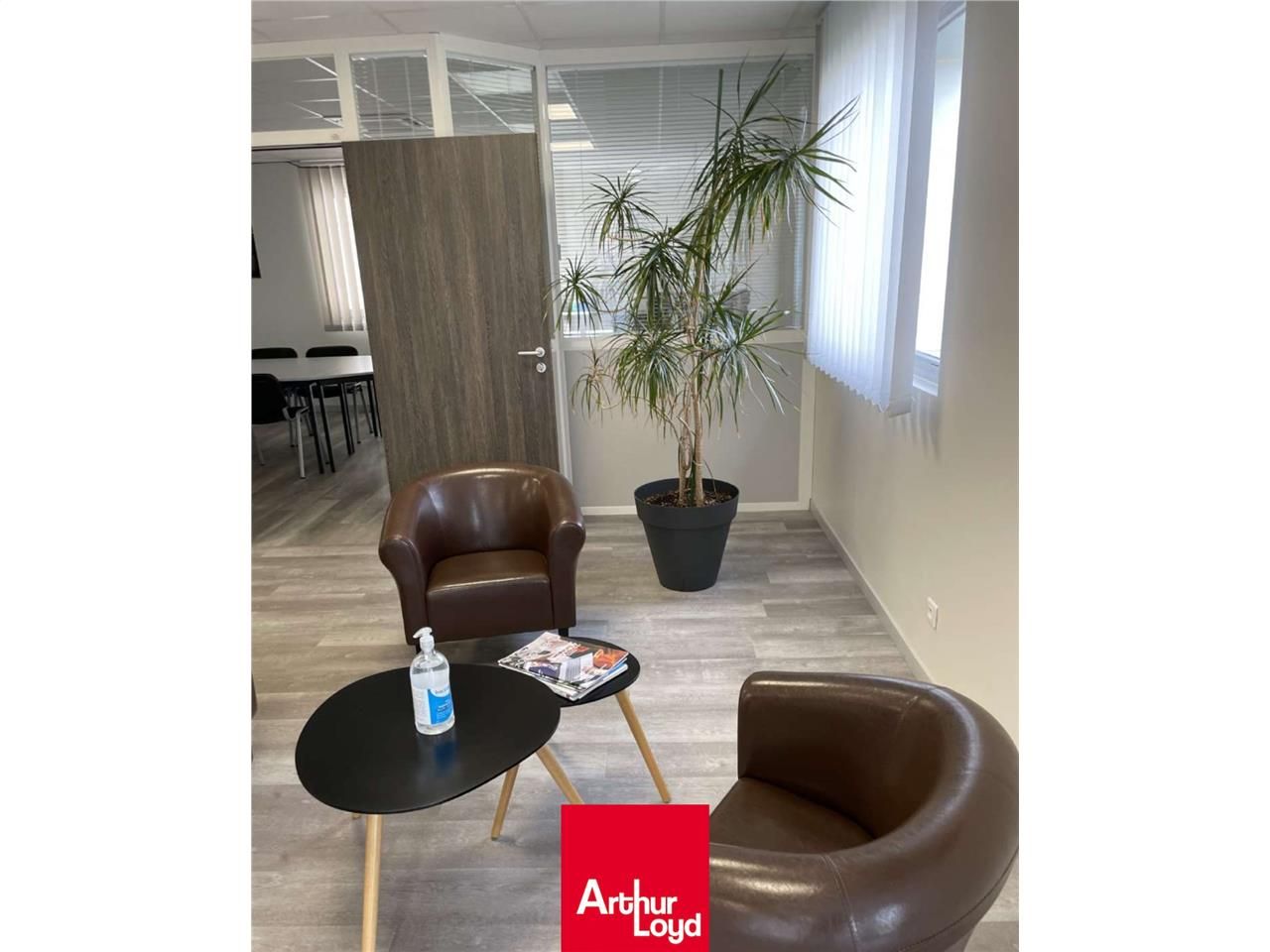 LOCAL D'ACTIVITE A LOUER | REYRIEUX  Bel ensemble