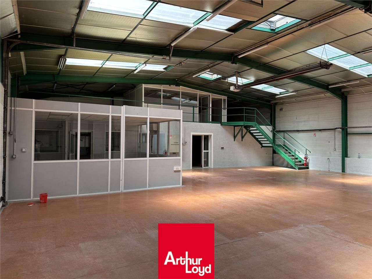 LOCAL D'ACTIVITE A LOUER | ARNAS (69400) Arthur