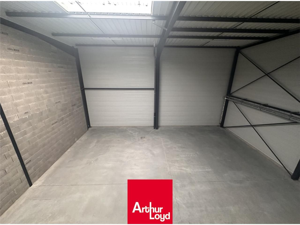 A LOUER | Local d'activité | ZI Lyon Nord  Dans c