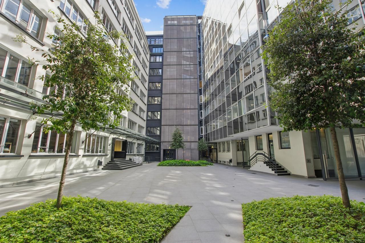 702 m² pour ce bureaux en location à Paris