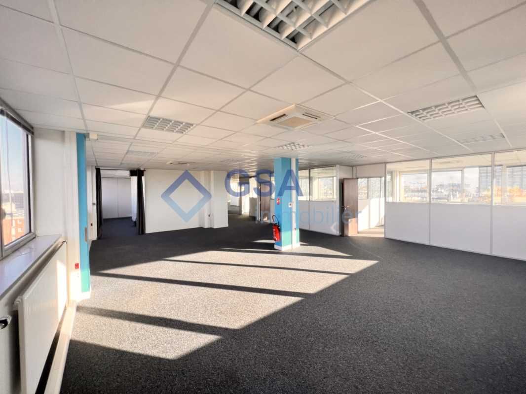 EVRY-COURCOURONNES, idéalement placé face au cent