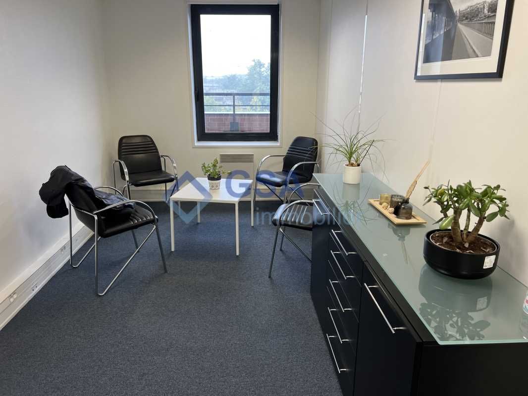 Bureaux lumineux et climatisés à vendre  idéaleme