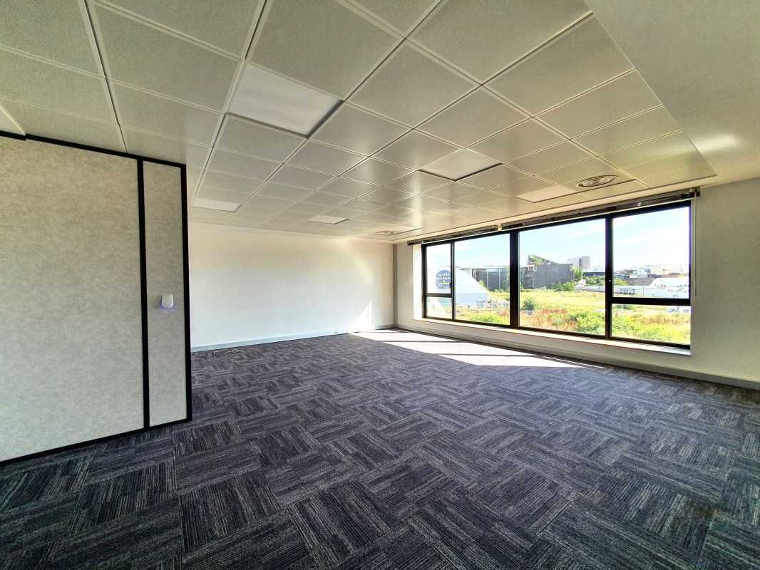 A proximité de la gare d'EVRY COURCOURONNES,  GSA